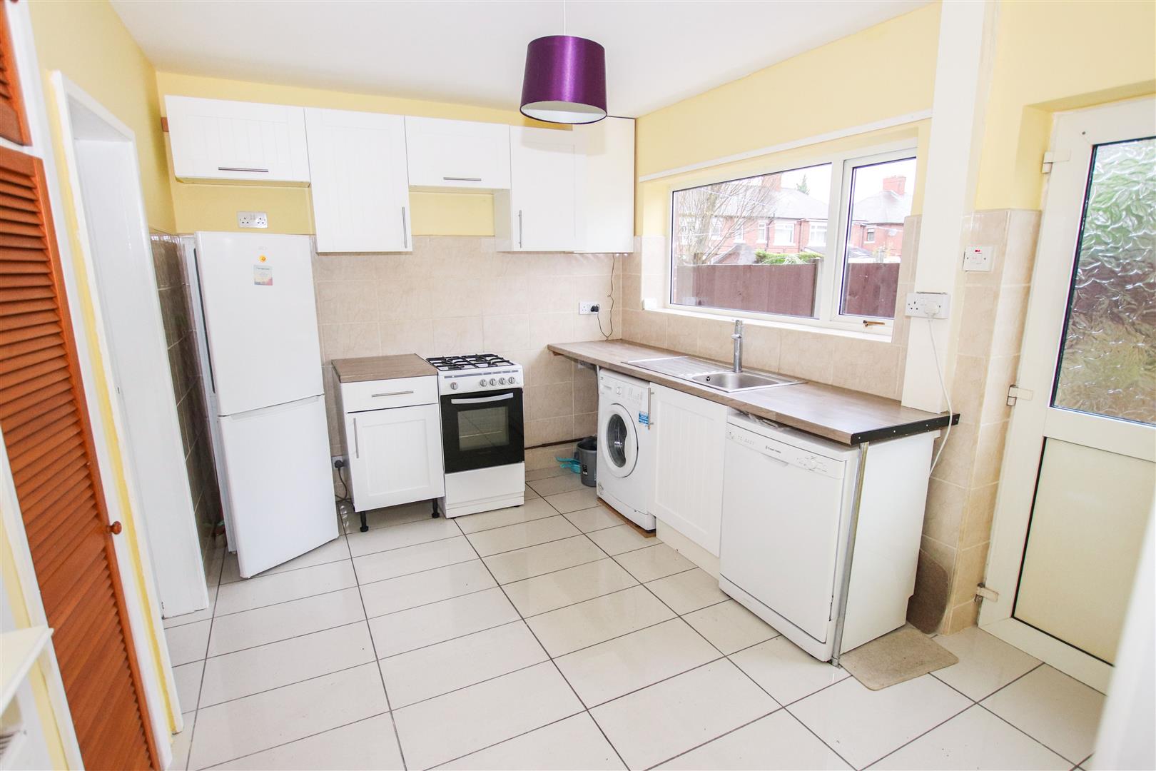 FITTED KITCHEN / DINING ROOM